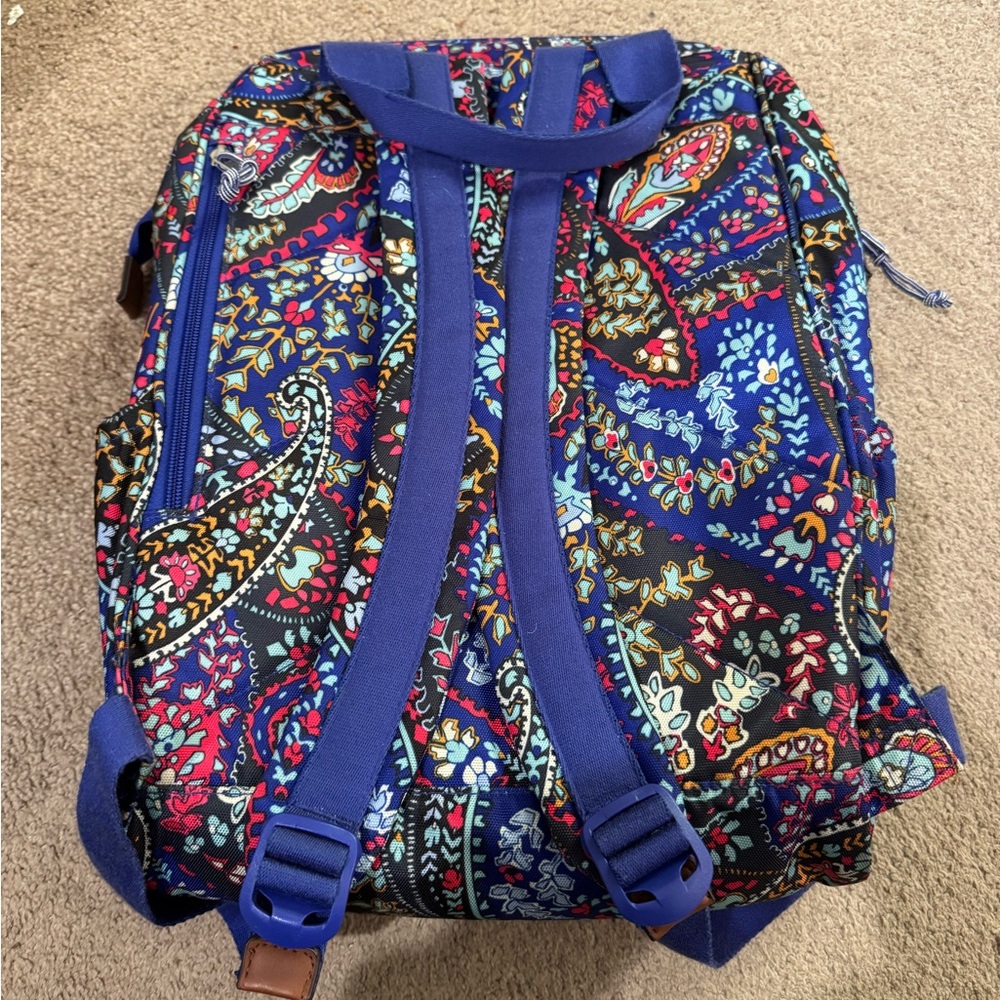 🦋Vera Bradley backpack🦋 - Picture 2 of 3